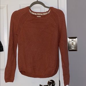 Rosy/pink knit sweater